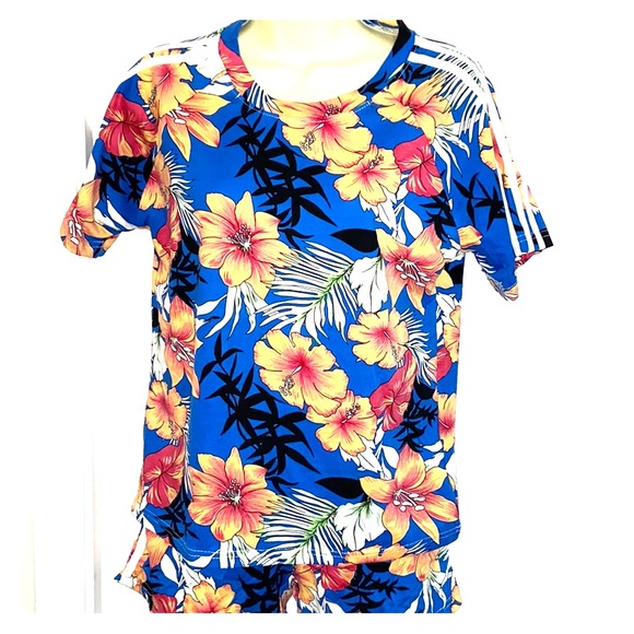 Two- Piece Short Set - Picture 2 of 9